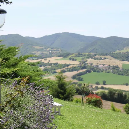 Apartment Flat In Piticchio With Scenic Views & Pool *