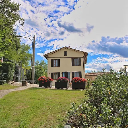 Flat in Piticchio with Scenic Views&Pool Arcevia