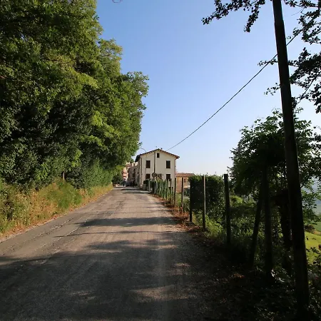 Flat in Piticchio with Scenic Views&Pool * Arcevia