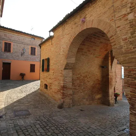 Flat in Piticchio with Scenic Views&Pool Apartament