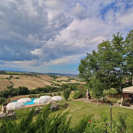 Flat in Piticchio with Scenic Views&Pool Apartament Arcevia