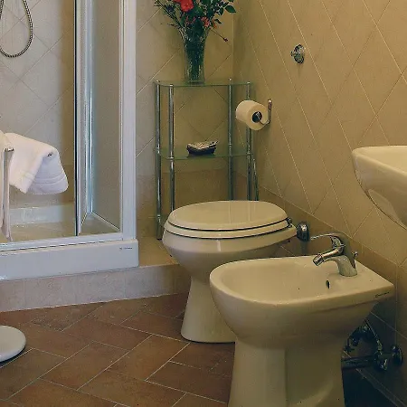 Flat In Piticchio With Scenic Views & Pool Apartment *