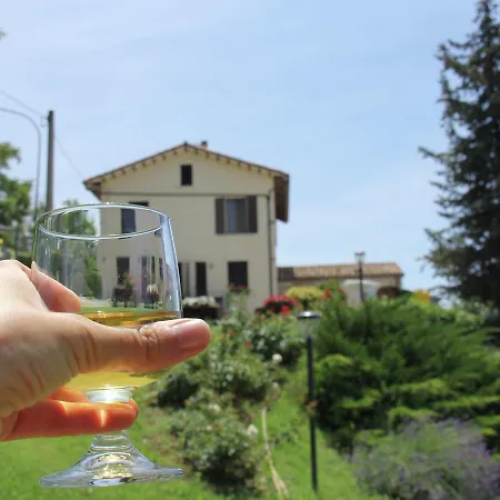 Flat In Piticchio With Scenic Views & Pool